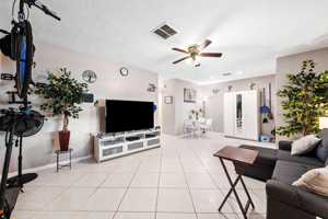 featured image of 2100 Ne 38th St #205