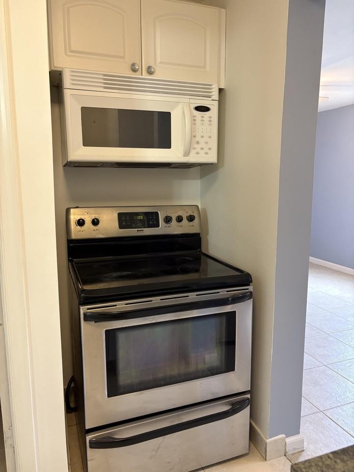 626 Minnesota St #B - Photo 6 of 10
