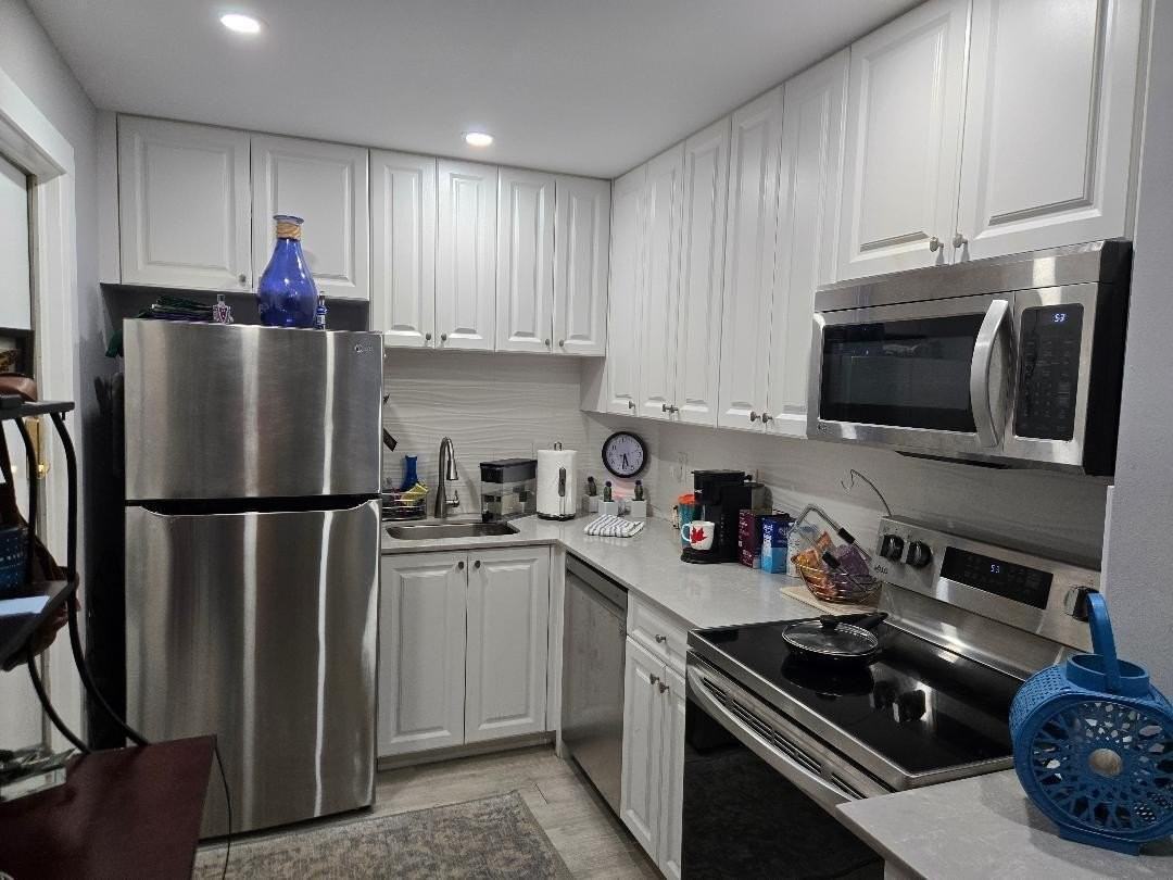 669 W Oakland Park Blvd #205B - Photo 2 of 14