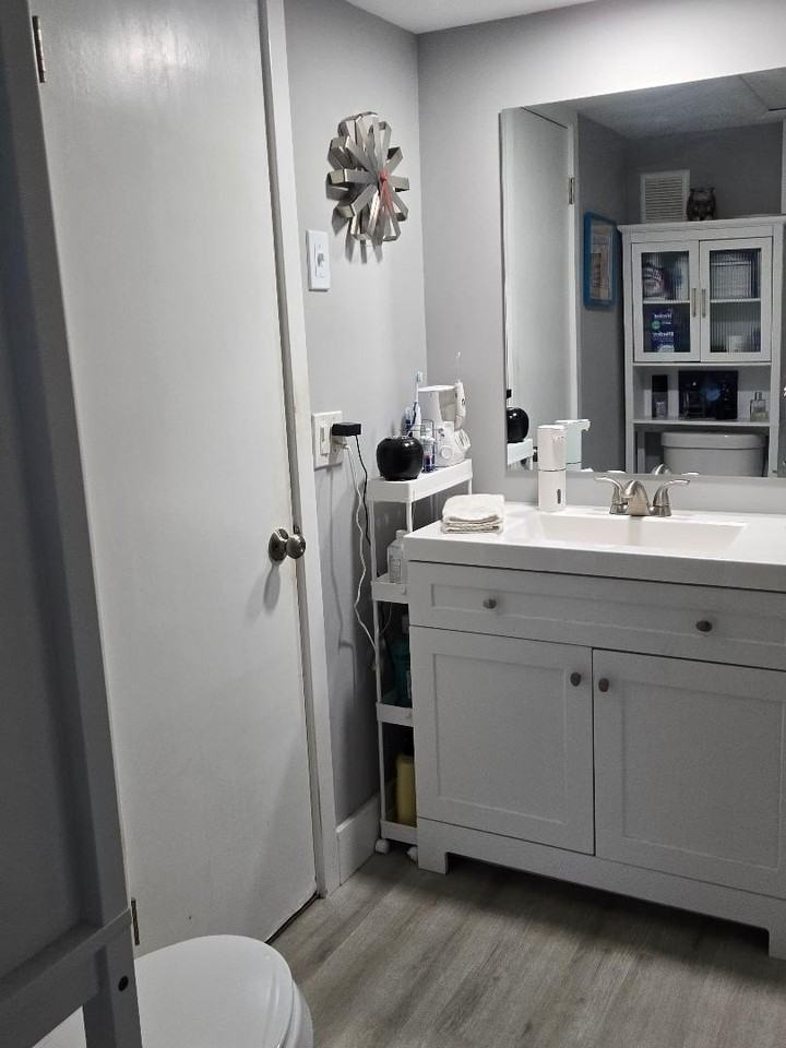 669 W Oakland Park Blvd #205B - Photo 7 of 14