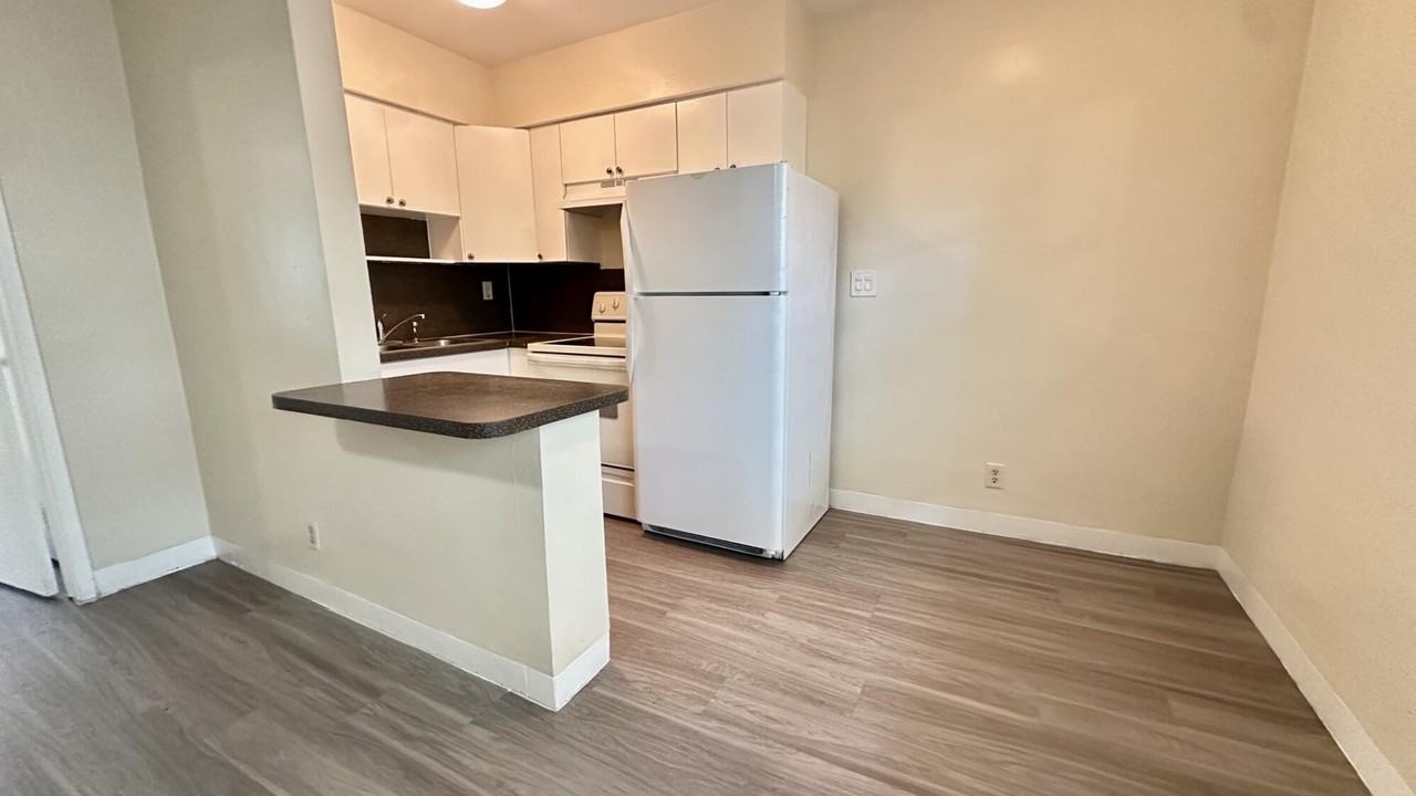 505 Ne 4th Ave #2 - Photo 3 of 10