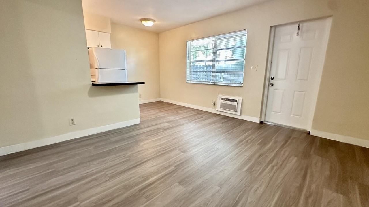 505 Ne 4th Ave #2 - Photo 4 of 10