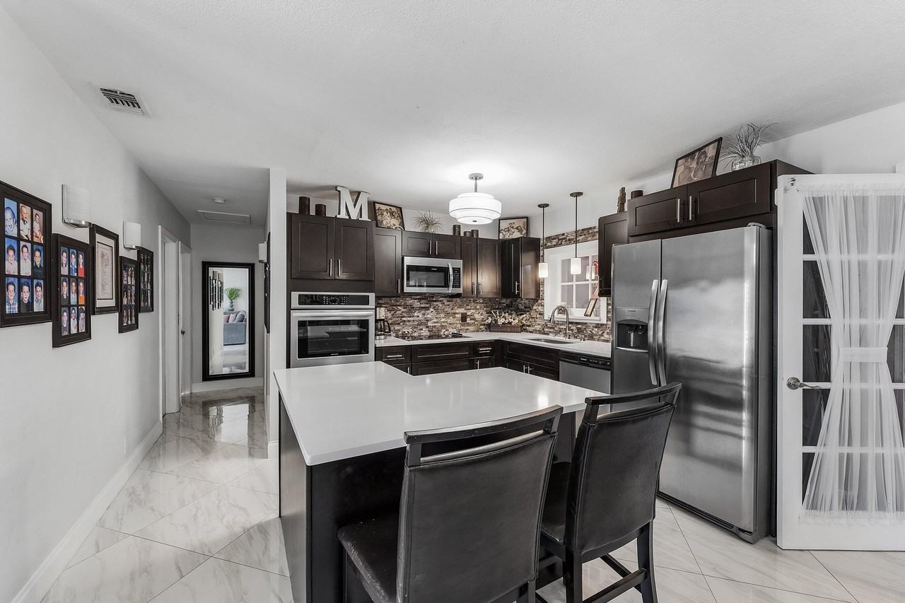 517 Ibis Dr - Photo 2 of 25