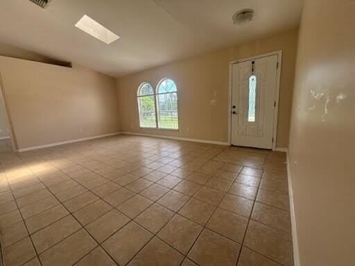 2341 Sw Lawford St - Photo 4 of 35