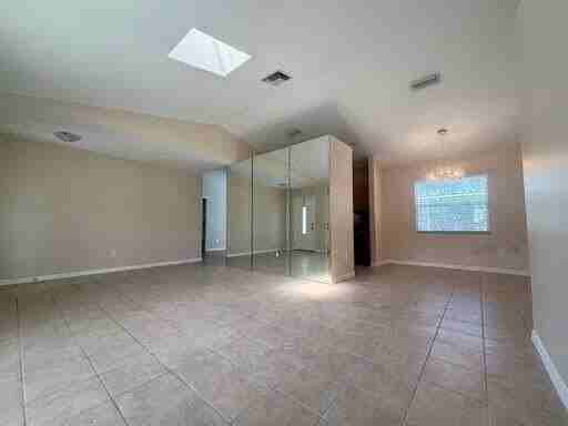 2341 Sw Lawford St - Photo 5 of 35