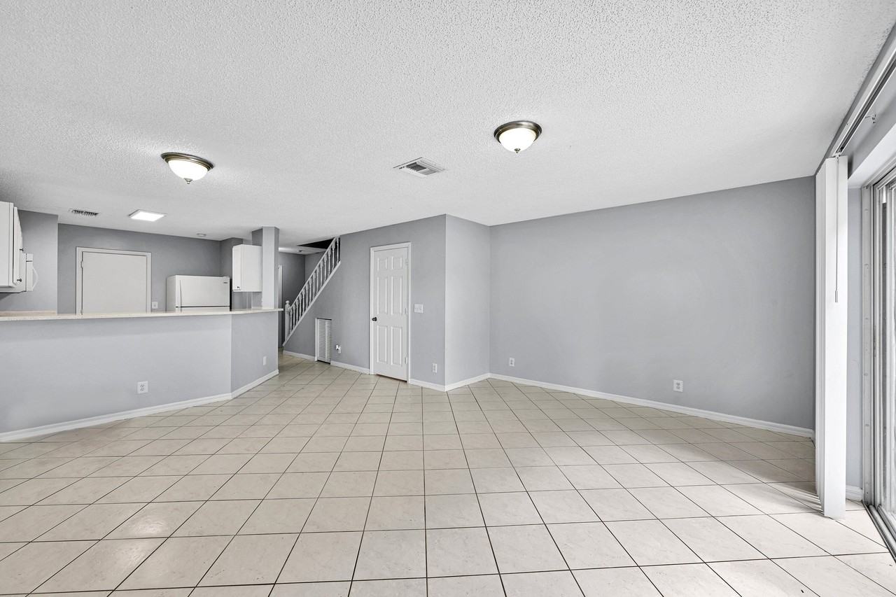 8658 S Southgate Shores Cir - Photo 6 of 24