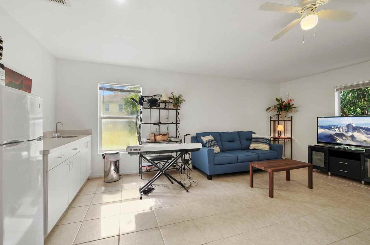2210 S 34th St - Photo 2 of 12