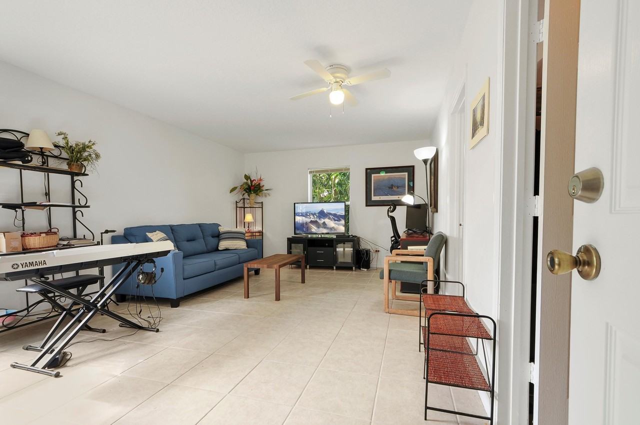 2210 S 34th St - Photo 4 of 12