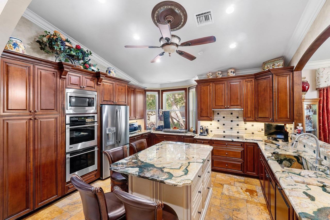 6181 Island Walk #C - Photo 7 of 37