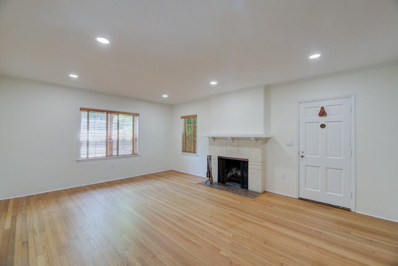 1601 Se 2nd St - Photo 5 of 35