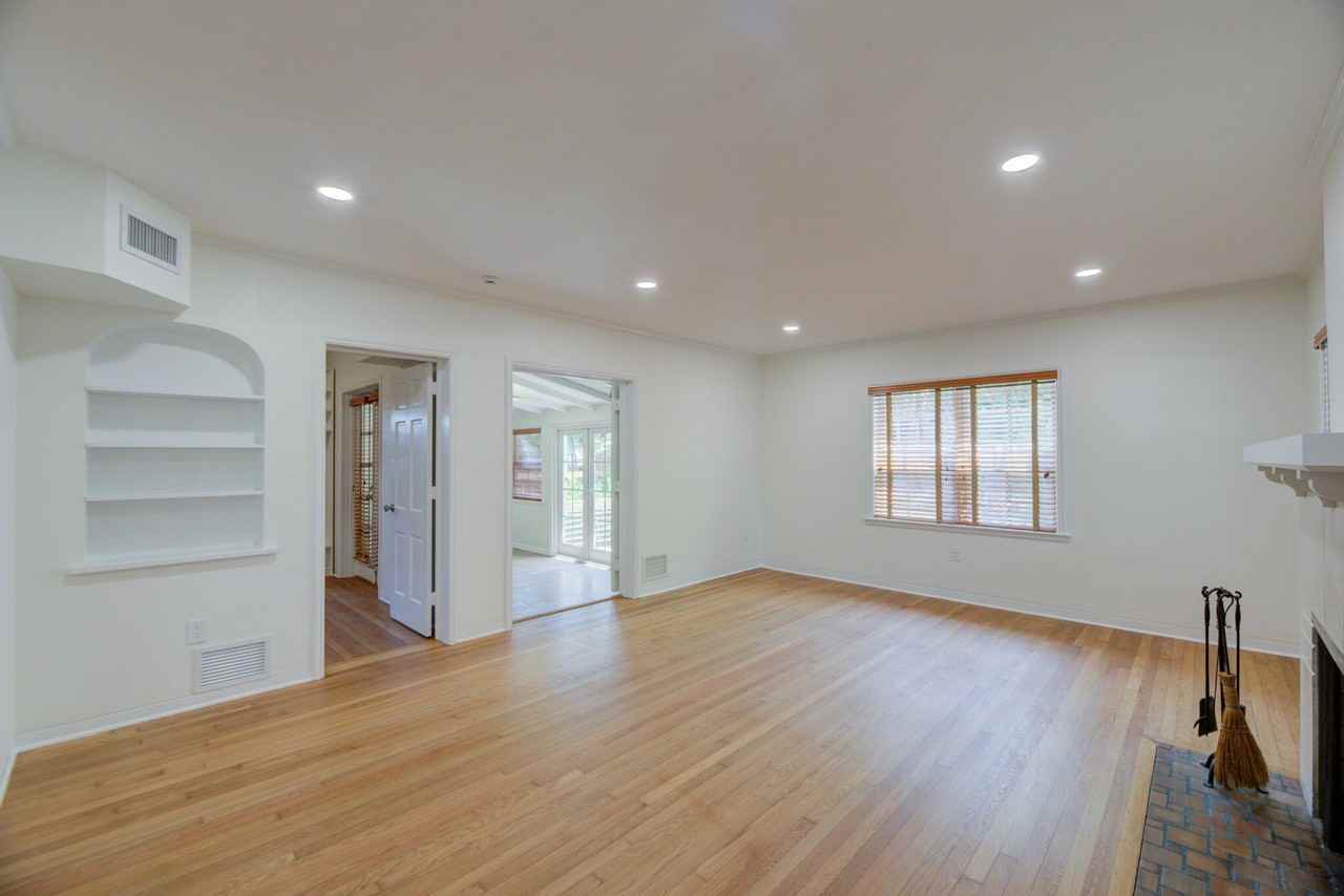 1601 Se 2nd St - Photo 6 of 35