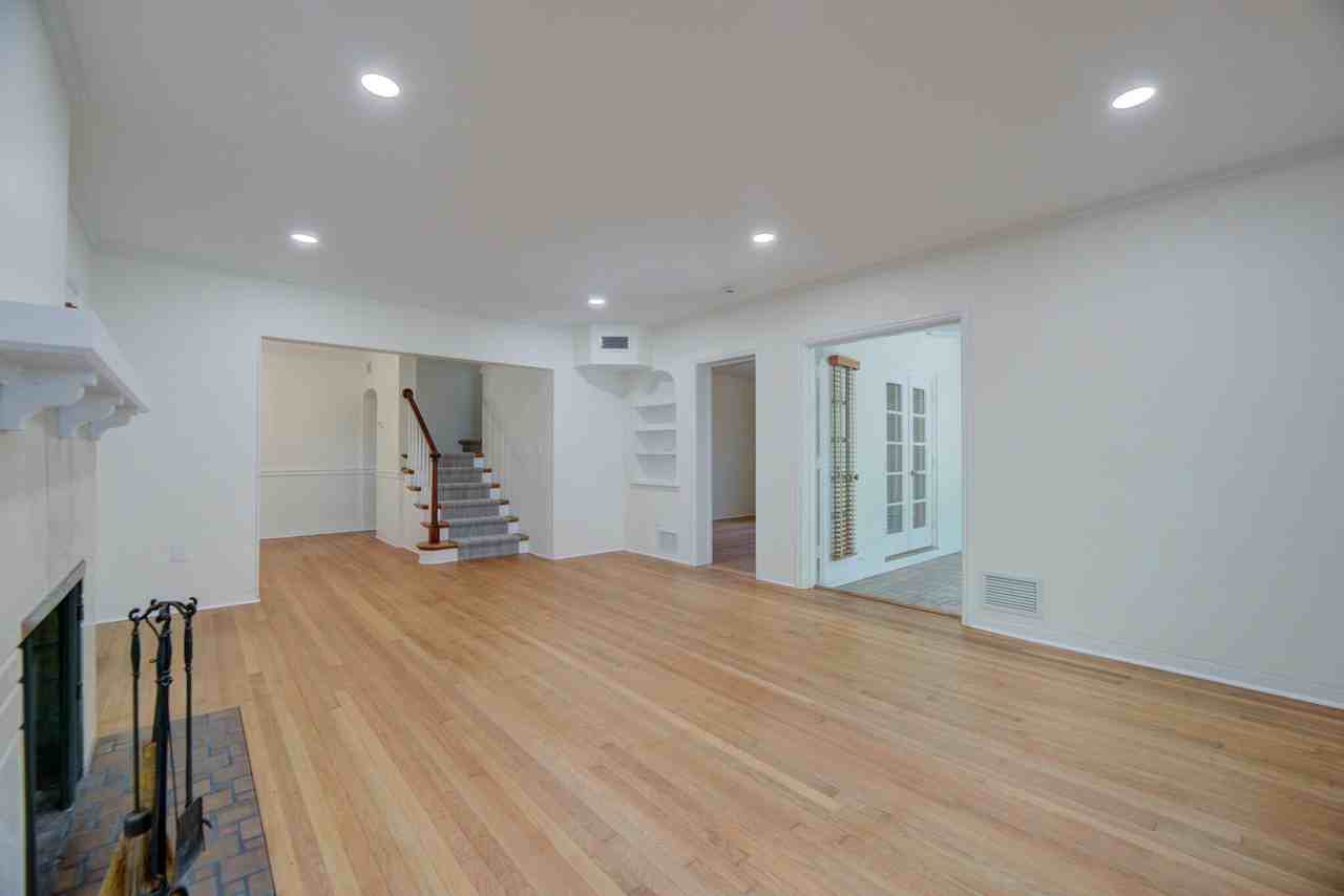 1601 Se 2nd St - Photo 7 of 35