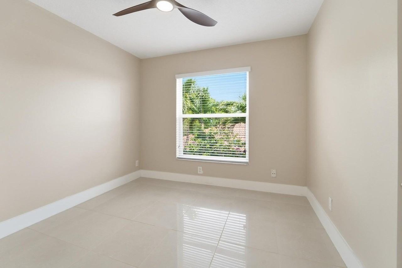 1780 Pierside Cir - Photo 7 of 11