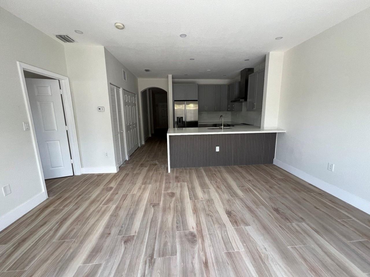 10906 Sw 181st Ter #10906 - Photo 5 of 16
