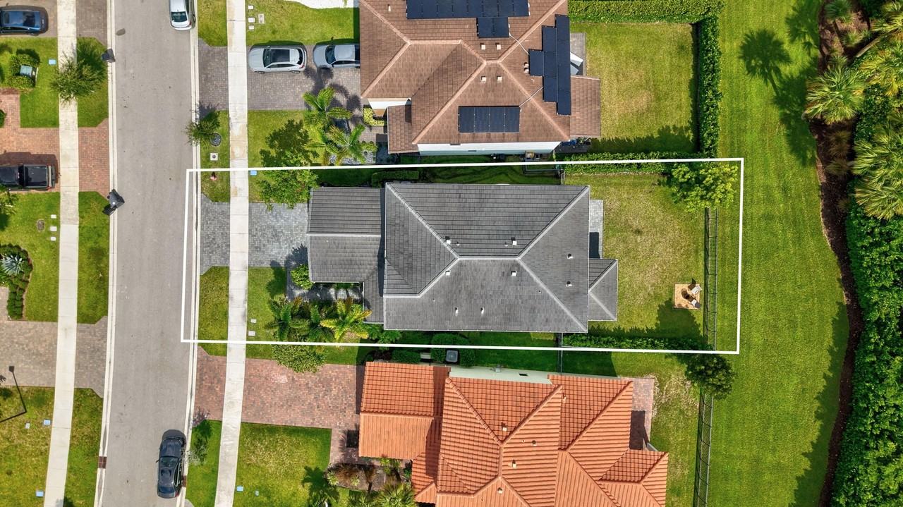 16210 Sandy Shore Dr - Photo 3 of 29