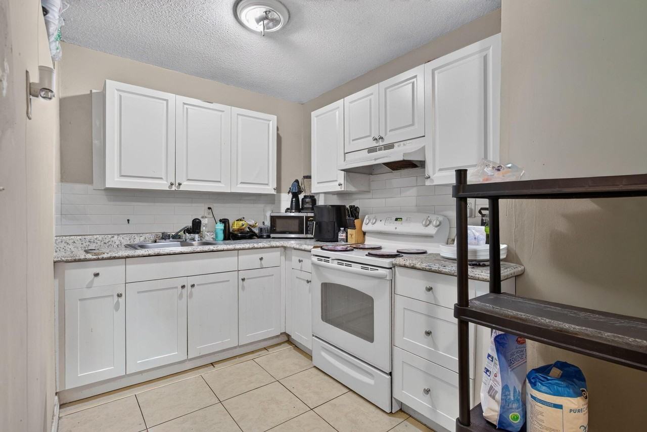 1769 Nw 55th Ave #1769 - Photo 6 of 14