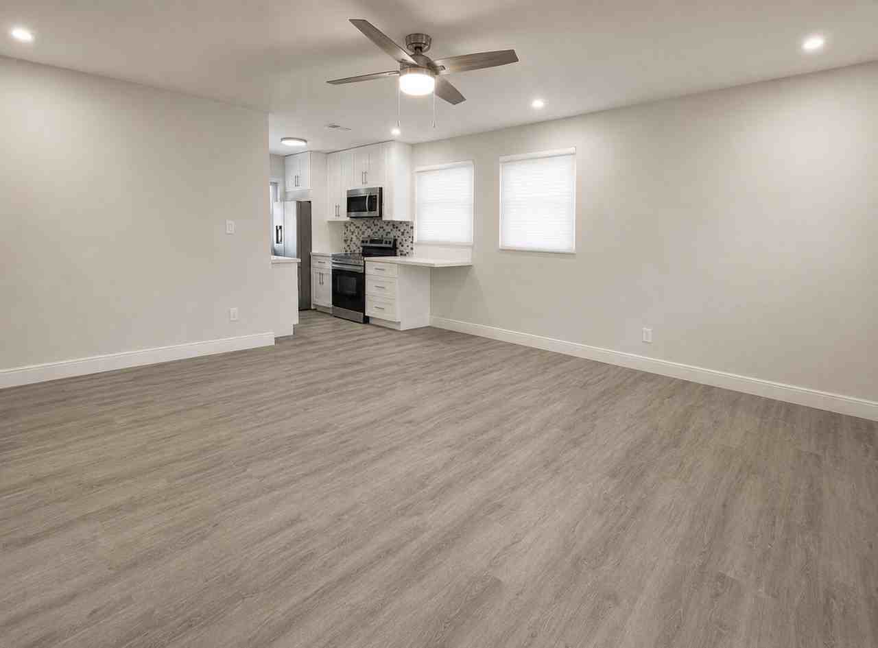 1904 Sw 11th Ct #1 - Photo 3 of 9