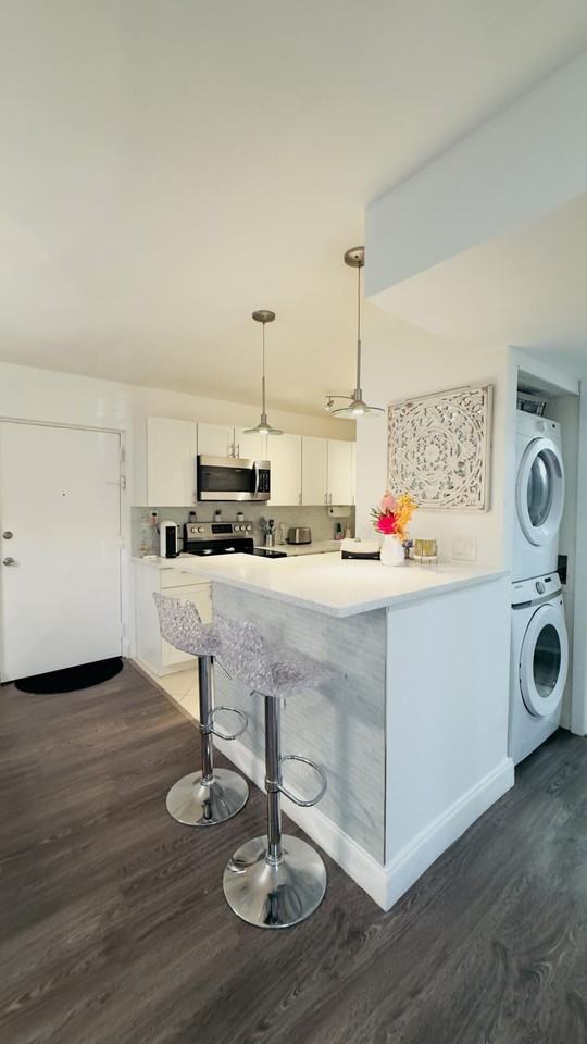 702 Se 2nd Ave #405 - Photo 4 of 19