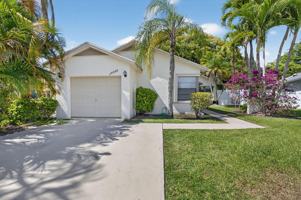 featured image of 19881 Villa Medici Pl