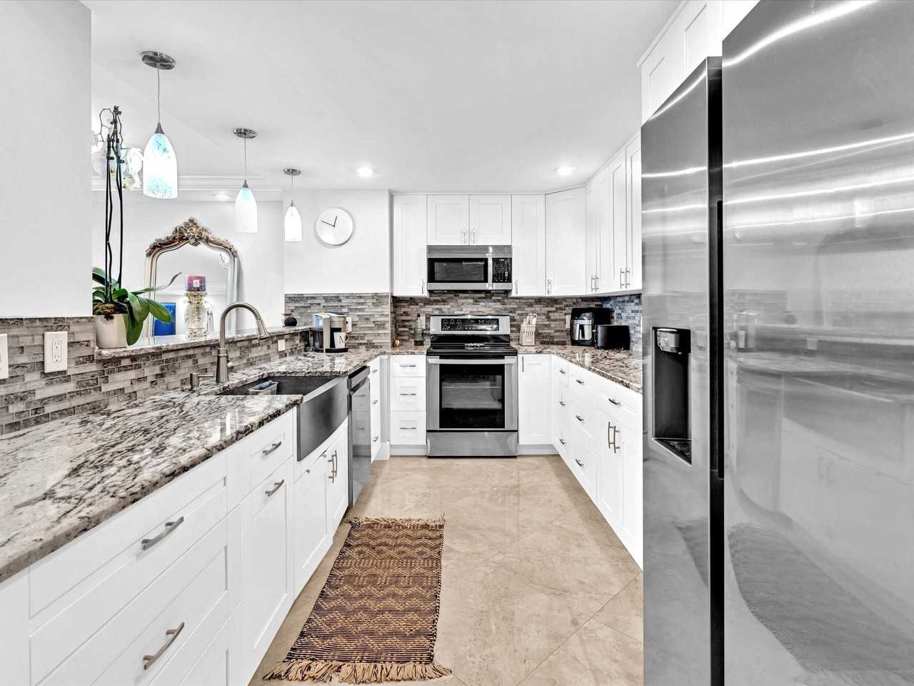 1150 Hillsboro Mile #509 - Photo 3 of 50