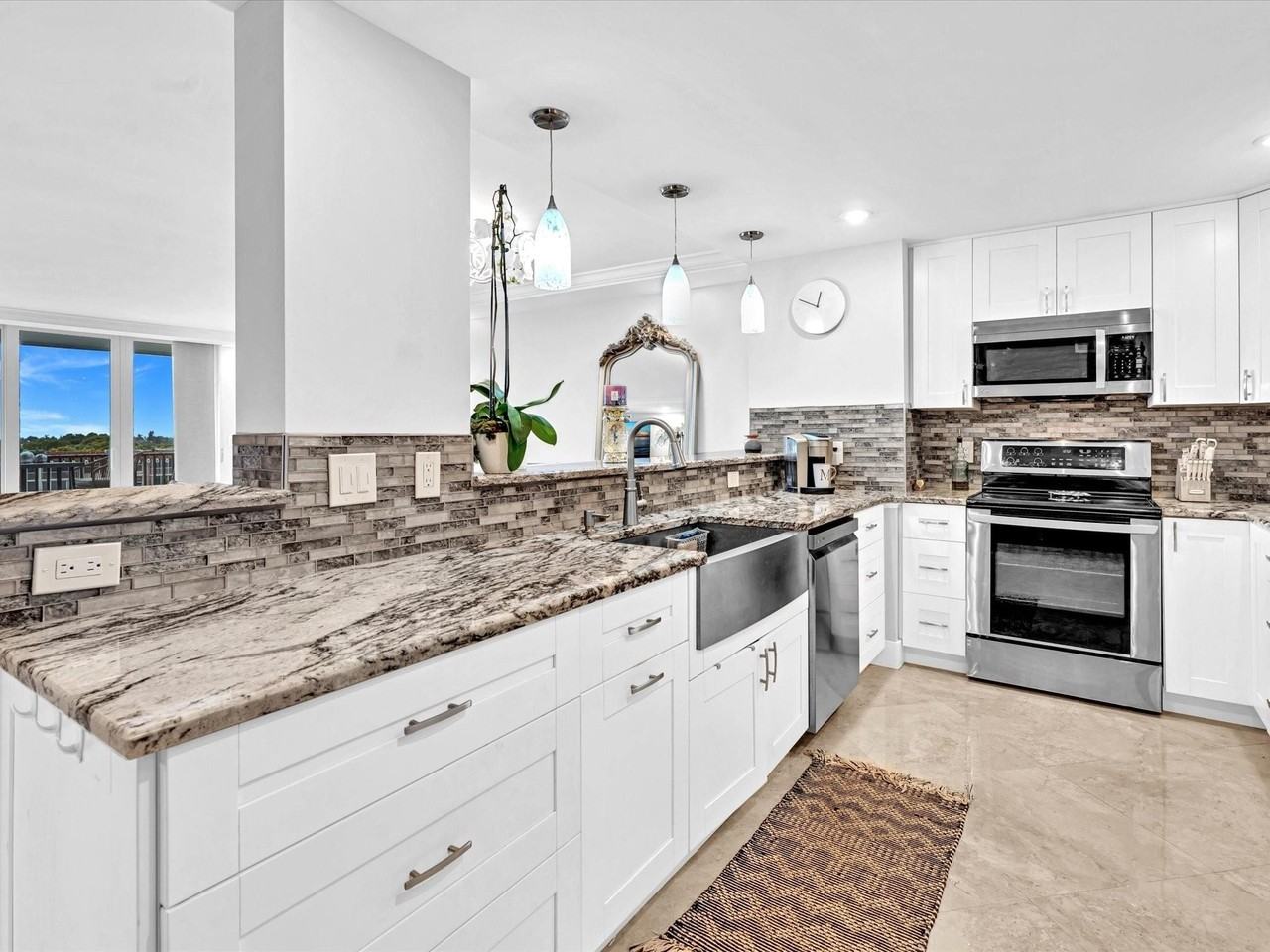 1150 Hillsboro Mile #509 - Photo 4 of 50