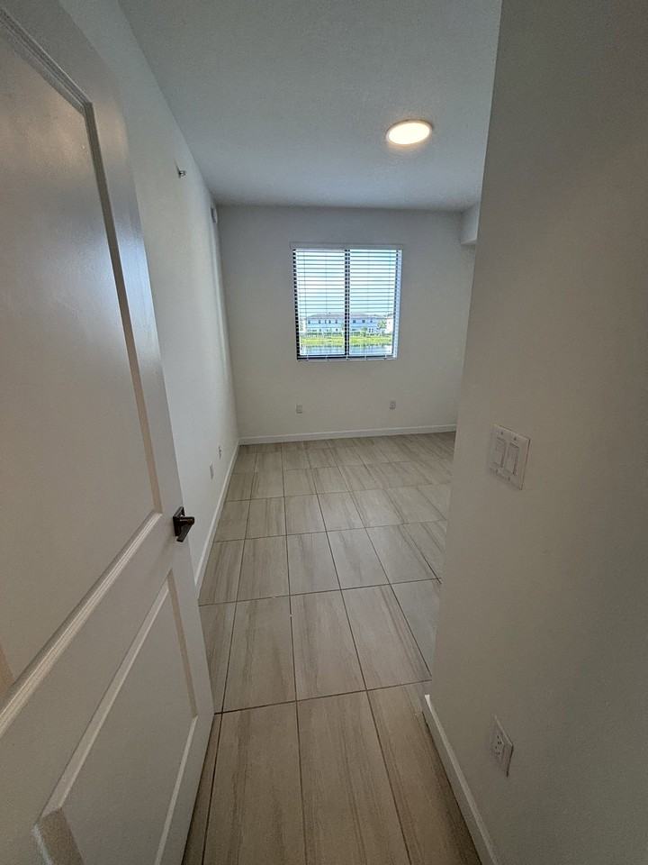 Nw 207th St - Photo 6 of 8