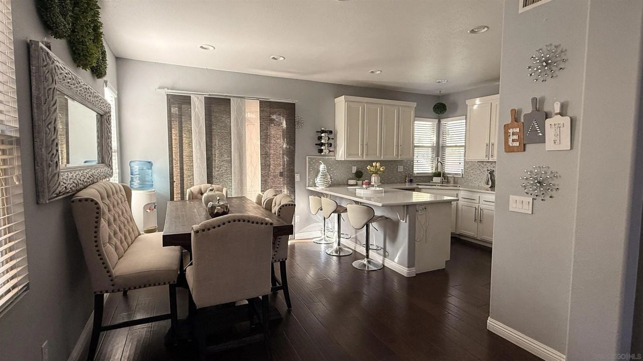 2186 Spring Sky St - Photo 3 of 9