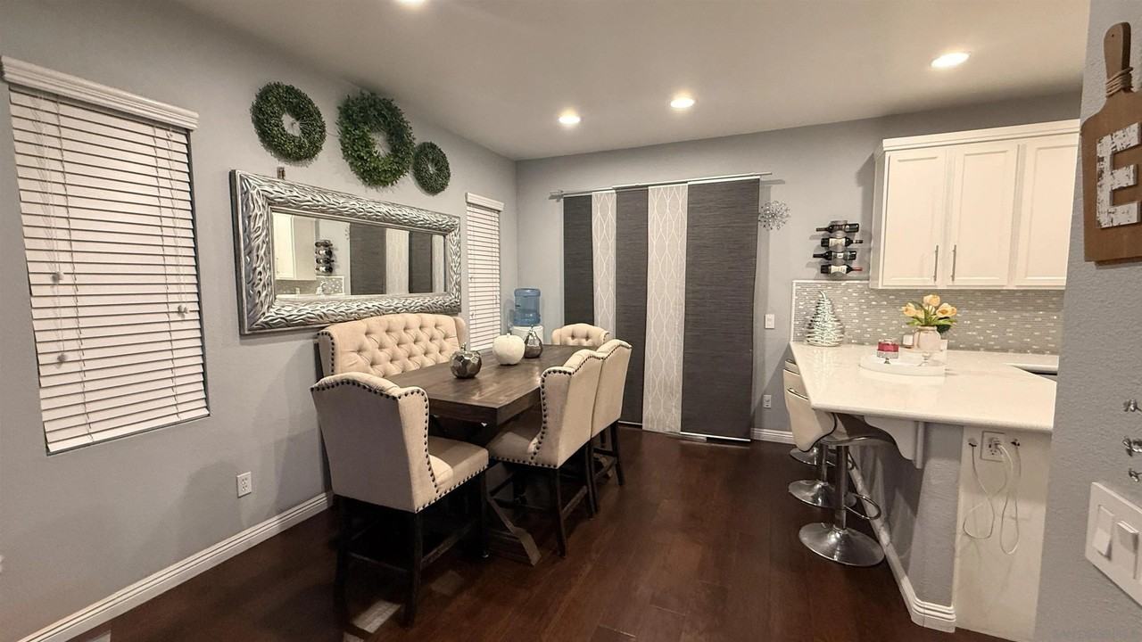 2186 Spring Sky St - Photo 5 of 9