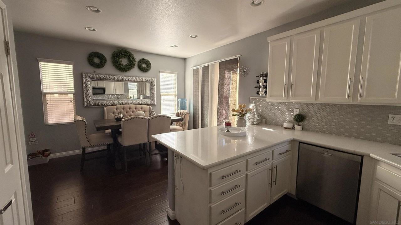 2186 Spring Sky St - Photo 6 of 9