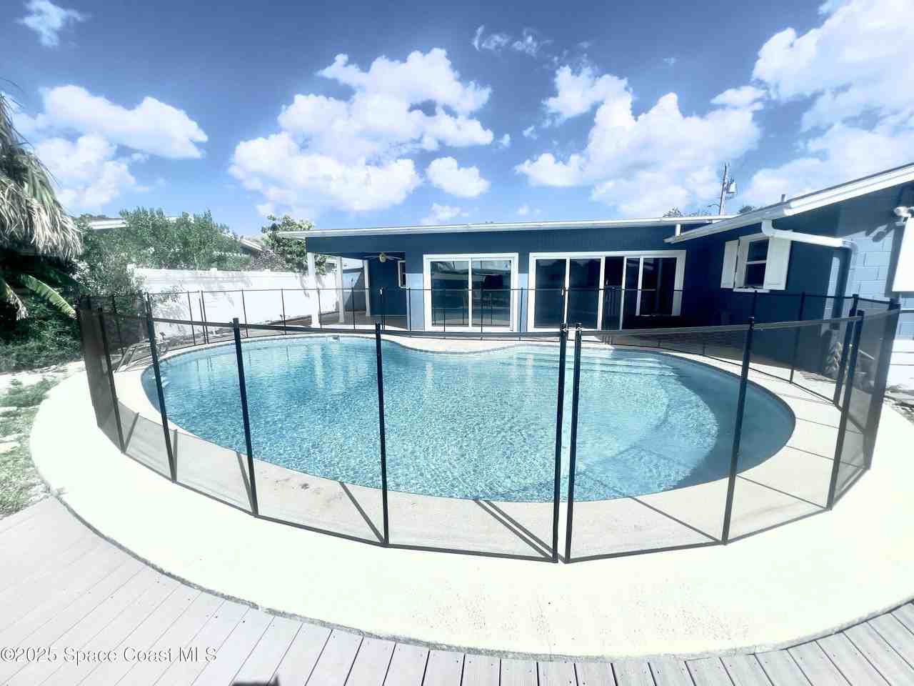 380 Diana Blvd - Photo 7 of 32