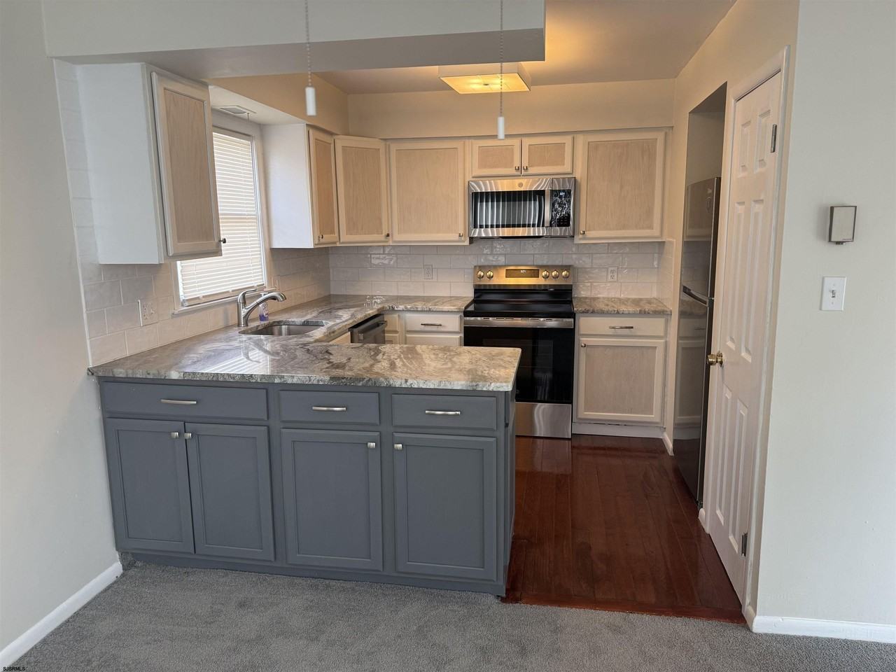 33 Lighthouse Dr #2ndFL - Photo 2 of 28