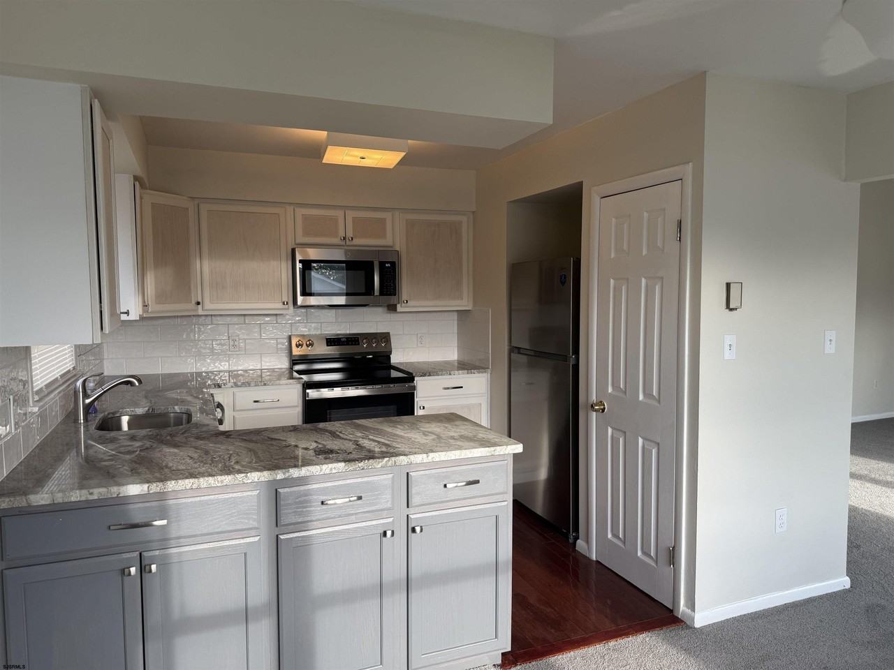 33 Lighthouse Dr #2ndFL - Photo 3 of 28