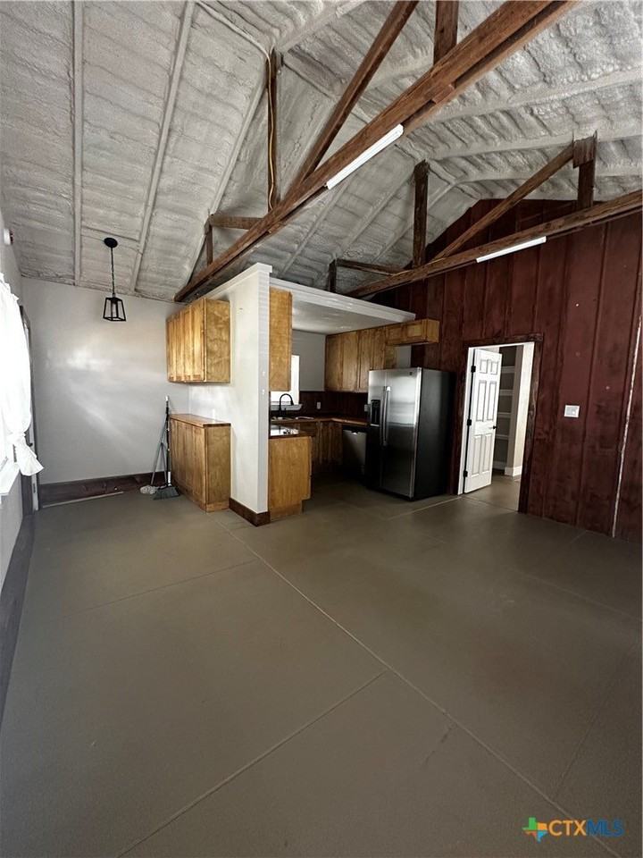 1607 N Saint Joseph St #B - Photo 3 of 6