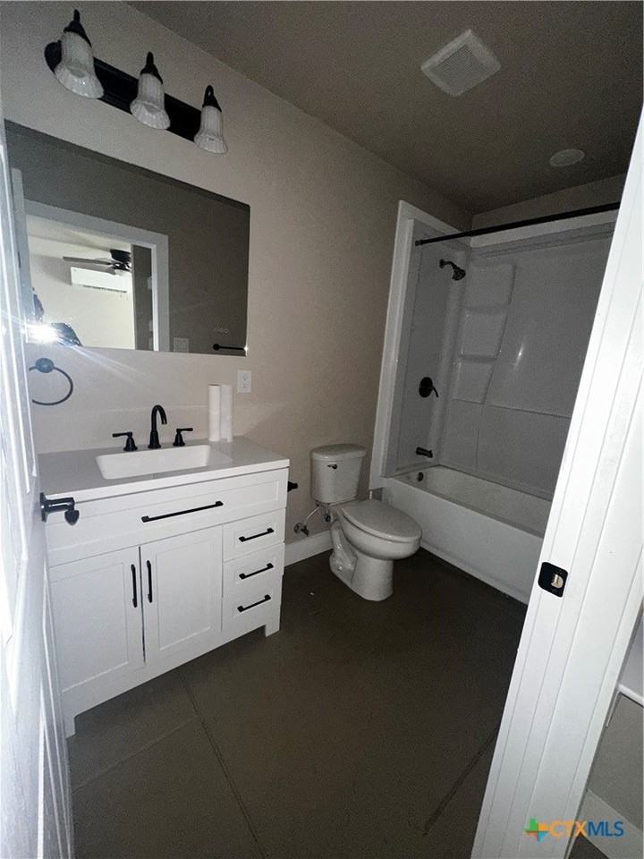 1607 N Saint Joseph St #B - Photo 6 of 6