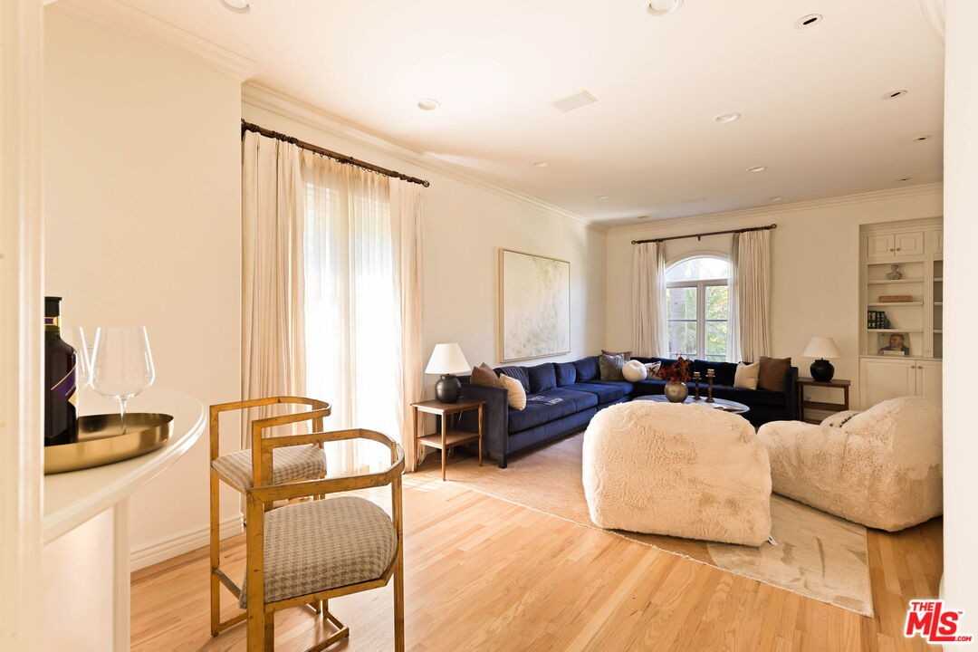 166 N Mccadden Pl - Photo 4 of 8
