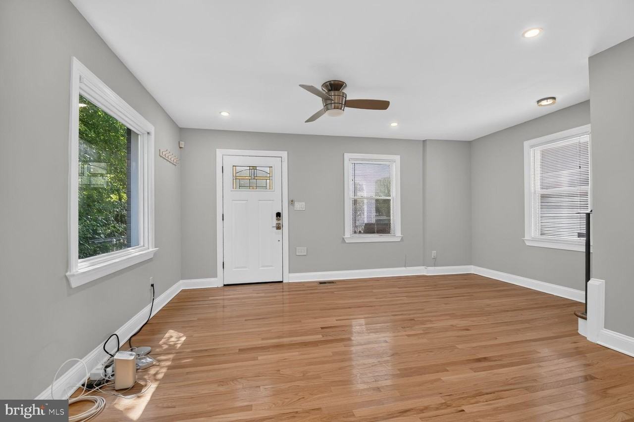 3101 Chestnut St Ne - Photo 3 of 20