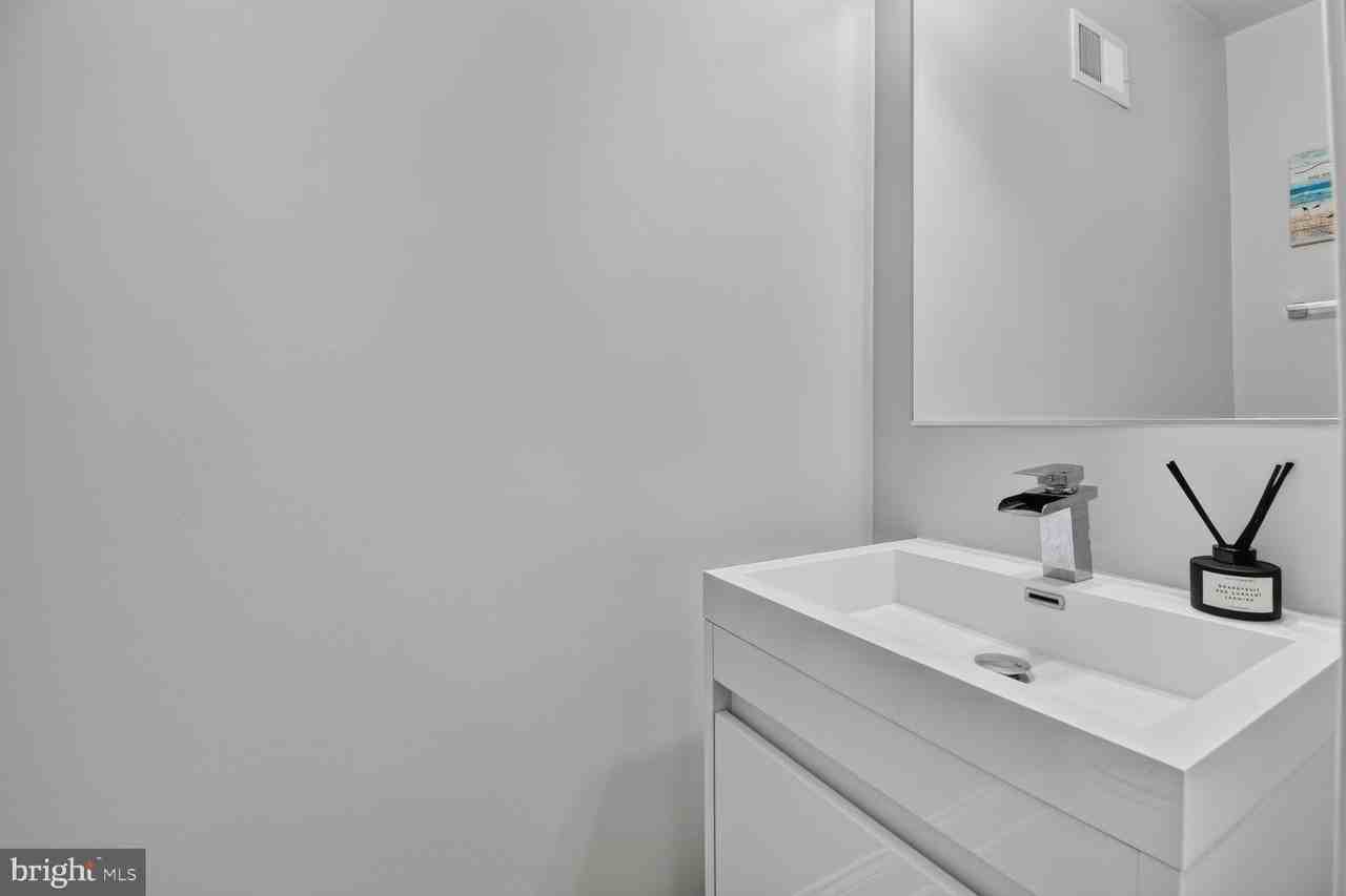 3101 Chestnut St Ne - Photo 5 of 20
