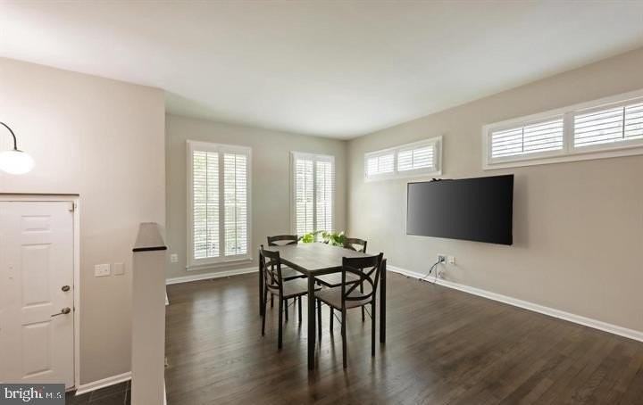 2317 37th St Nw - Photo 5 of 50