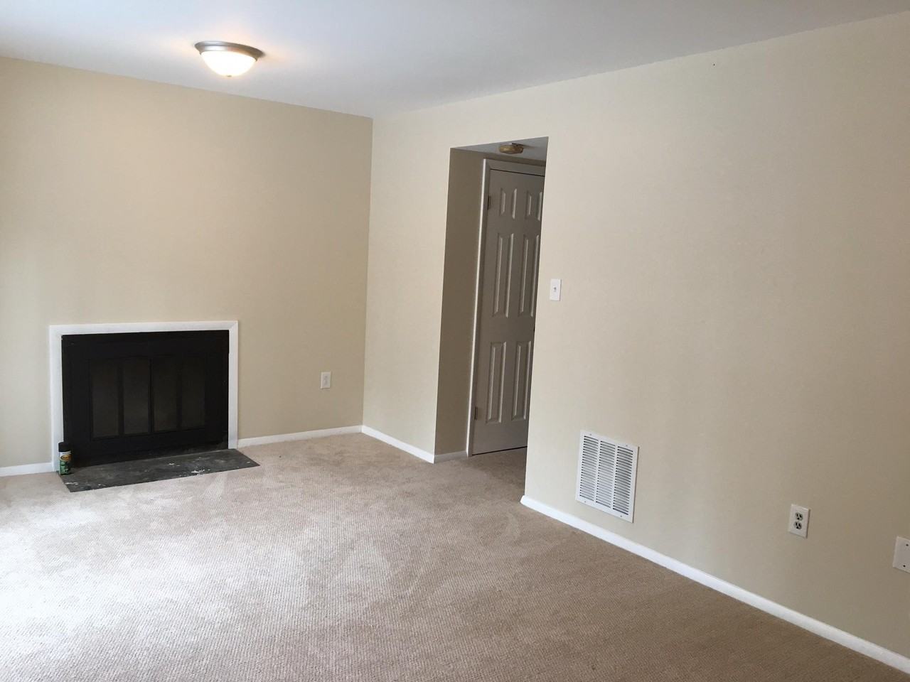 16049 Dorset Rd - Photo 5 of 8