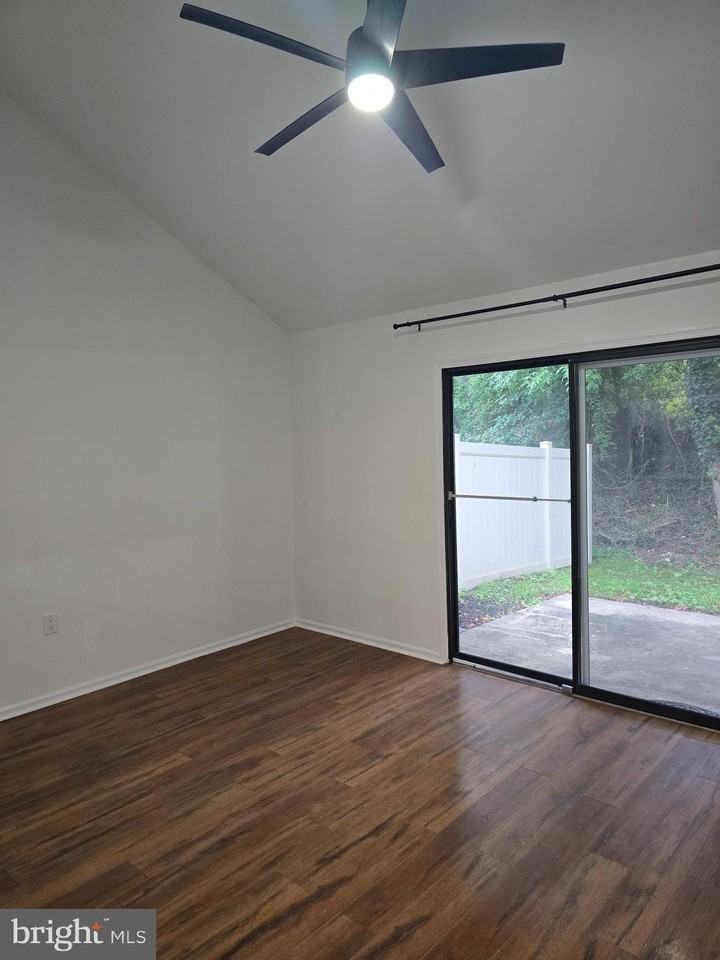 56 Lafayette Ln - Photo 5 of 18