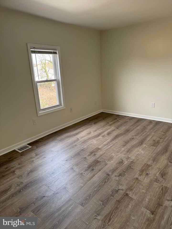 19 North St - Photo 3 of 19