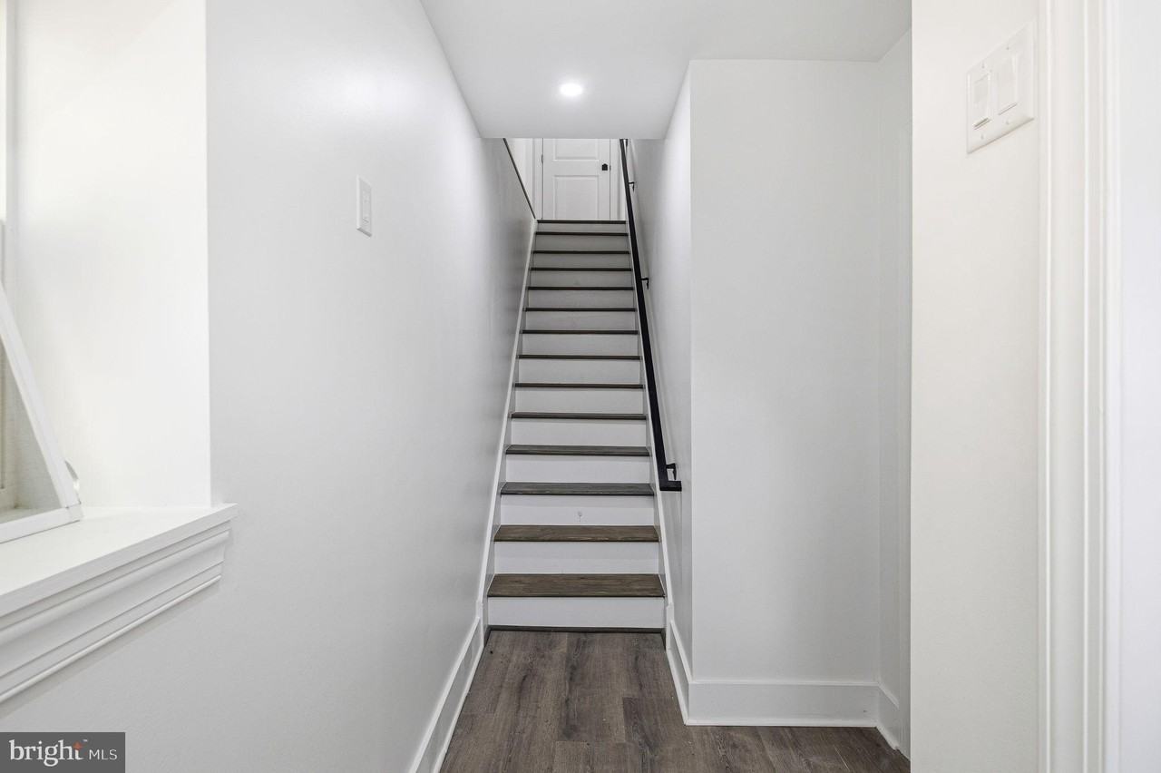 2370 Randolph St - Photo 5 of 33