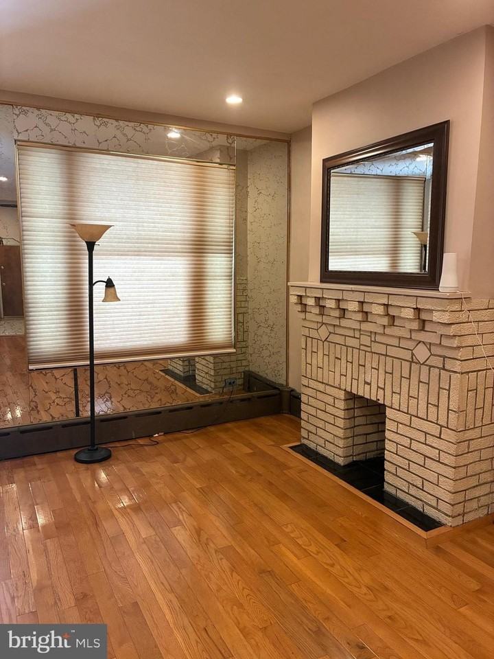 2218 S Beechwood St - Photo 2 of 10