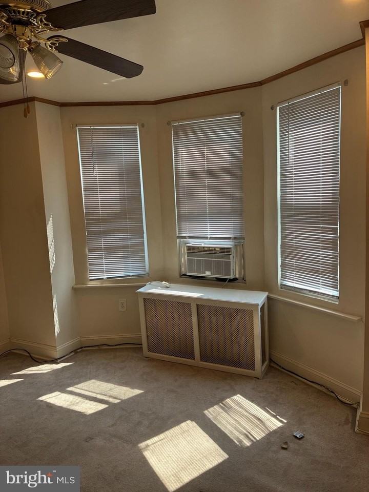 2218 S Beechwood St - Photo 5 of 10