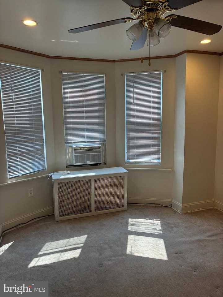 2218 S Beechwood St - Photo 6 of 10