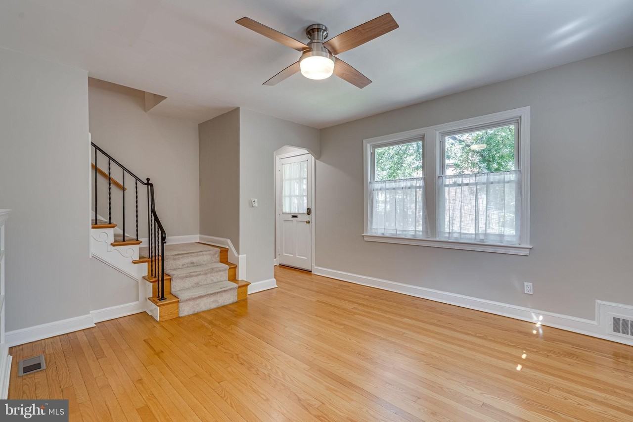425 E Luray Ave - Photo 4 of 31