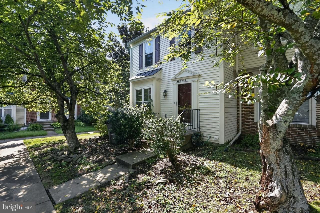 5926 Gunther Ct - Photo 2 of 33