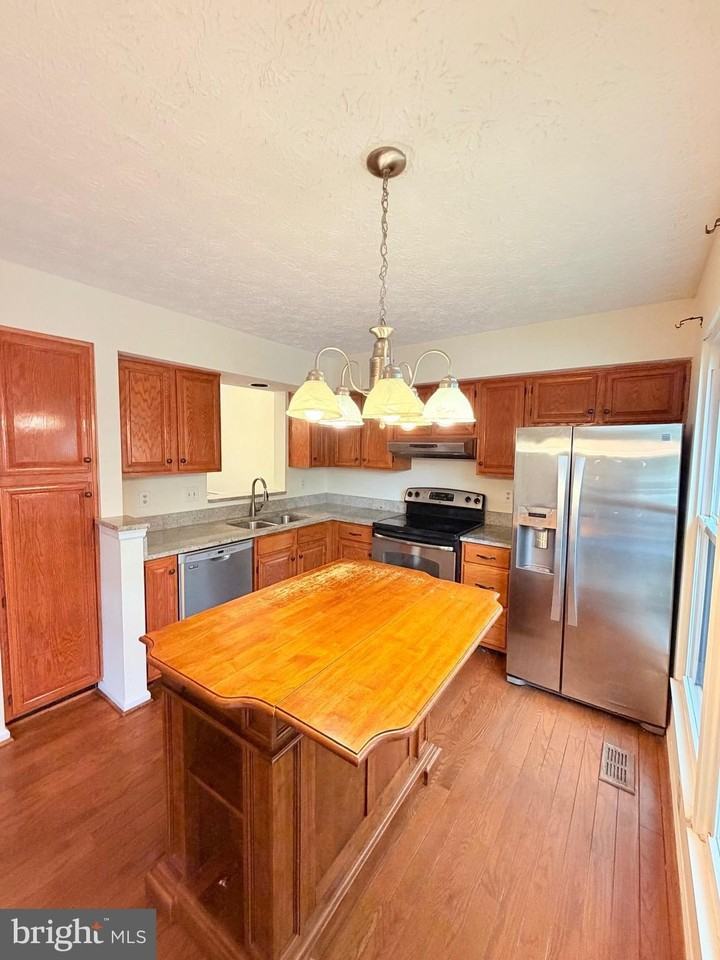 3758 Mazewood Ln - Photo 7 of 27