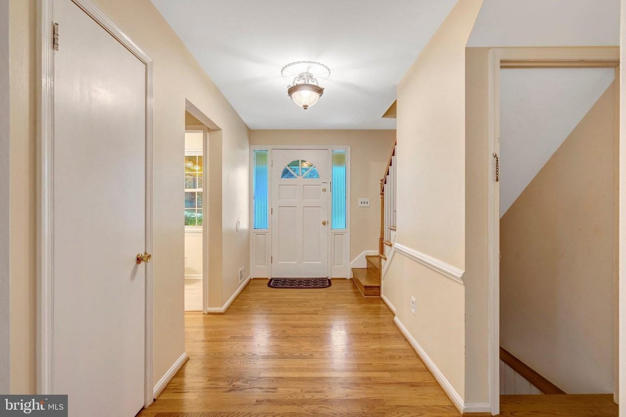 8916 Braeburn Dr - Photo 2 of 50
