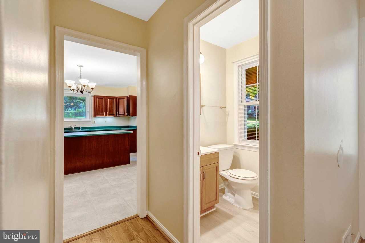 8916 Braeburn Dr - Photo 3 of 50